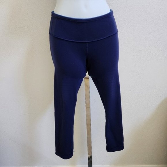 Lululemon wonder Under crop reversible Navy/blue, Size 4 - Picture 7 of 12